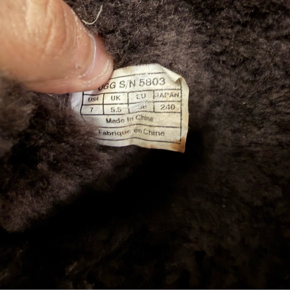 UGG Women's Bailey Button II Boots Size 7 - Picture 9 of 9